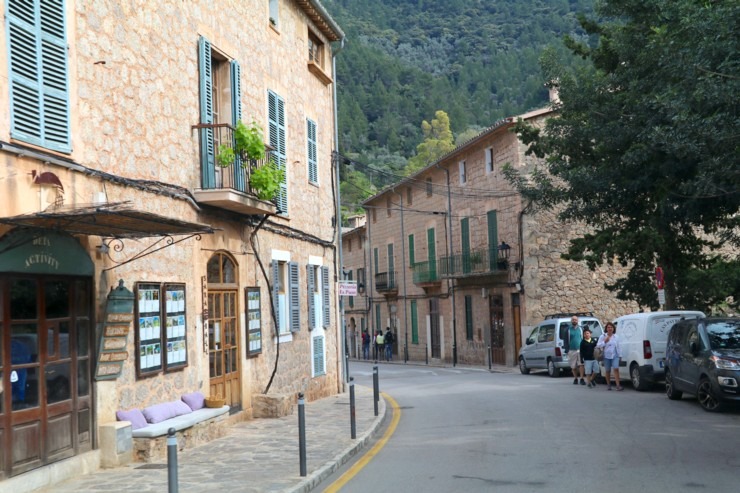 Travelnews.lv dodas ekskursijā Maļorkas ziemeļos pa auto maršrutu: Valldemossa - Soļera. Sadarbībā ar Latvijas tūrisma firmu «Atlantic Travel» Travelnews.lv dodas ekskursijā Maļorkas ziemeļos pa auto maršrutu: Valldemossa - Soļera. Sadarbībā ar Latvijas tūrisma firmu «Atlantic Travel» 318142