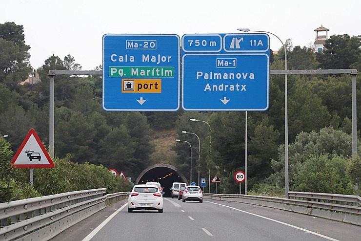 Travelnews.lv iepazīst Maļorkas ceļu satiksmes zīmes no autotūrista skatupunkta. Sadarbībā ar Latvijas tūrisma firmu «Atlantic Travel» 318568