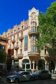 Travelnews.lv iepazīst Maļorkas galvaspilsētas Palmas arhitektūru, kafejnīcas un pilsētas dzīvi. Sadarbībā ar Latvijas tūrisma firmu «Atlantic Travel» 16