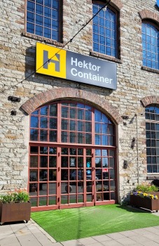 Travelnews.lv sadarbībā ar «Avis Latvija» iepazīst Tallinas konteineru viesnīcu «Hektor Container Hotel» 4