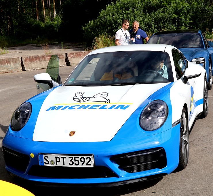 Travelnews.lv izbrauc lielceļu tūri «Porsche World Road Show Latvia 2022» ar jaudīgiem spēkratiem 319831