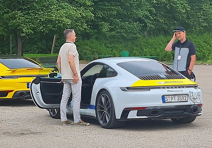 Travelnews.lv izbrauc lielceļu tūri «Porsche World Road Show Latvia 2022» ar jaudīgiem spēkratiem 319836