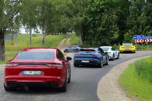 Travelnews.lv izbrauc lielceļu tūri «Porsche World Road Show Latvia 2022» ar jaudīgiem spēkratiem 27