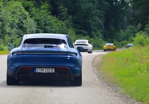Travelnews.lv izbrauc lielceļu tūri «Porsche World Road Show Latvia 2022» ar jaudīgiem spēkratiem 29
