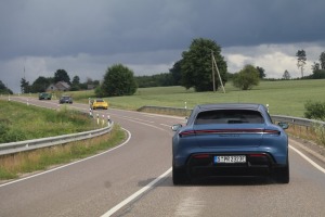 Travelnews.lv izbrauc lielceļu tūri «Porsche World Road Show Latvia 2022» ar jaudīgiem spēkratiem 36