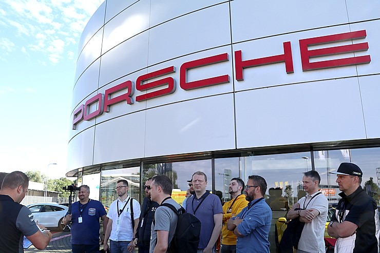 Lielceļu tūres «Porsche World Road Show Latvia 2022» dalībnieki iepazīst Kurzemi un spēkratus 319903