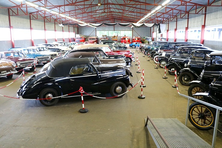 Travelnews.lv ar jauno «Citroën C5 X» apmeklē atpūtas kompleksa «Mikelis» apjomīgo motormuzeju 320668