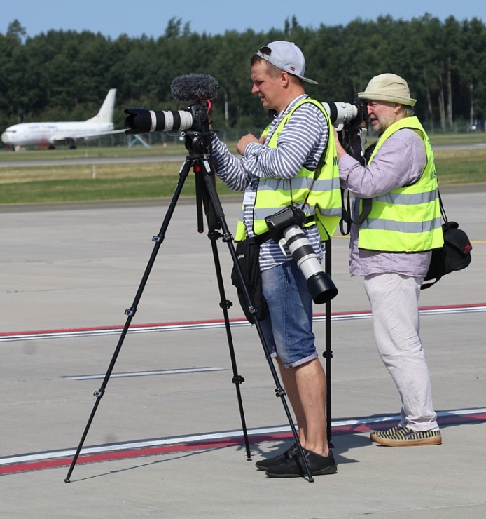 Travelnews.lv drīkst klātienē izložņāt jauno «airBaltic» lidmašīnu «Airbus A220-300» lidostā «Rīga» 320702