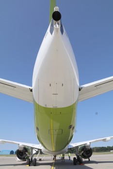 Travelnews.lv drīkst klātienē izložņāt jauno «airBaltic» lidmašīnu «Airbus A220-300» lidostā «Rīga» 12