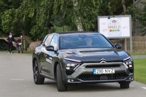 Travelnews.lv ar jauno «Citroën C5 X» apmeklē atpūtas kompleksu «Miķelis» Bauskas novadā. Sadarbībā ar Autohalle.com 21