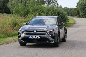 Travelnews.lv ar jauno «Citroën C5 X» apmeklē atpūtas kompleksu «Miķelis» Bauskas novadā. Sadarbībā ar Autohalle.com 3