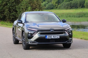 Travelnews.lv ar jauno «Citroën C5 X» apceļo Rīgu un Zemgali 10