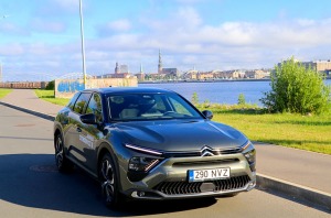 Travelnews.lv ar jauno «Citroën C5 X» apceļo Rīgu un Zemgali 2