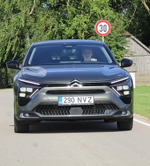 Travelnews.lv ar jauno «Citroën C5 X» apceļo Rīgu un Zemgali 33