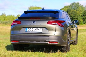 Travelnews.lv ar jauno «Citroën C5 X» apceļo Rīgu un Zemgali 7
