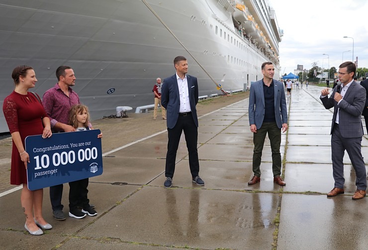 Rīgas Brīvostas pārvalde sagaida 10 miljonu pasažieri, ko atved kruīzu kuģis «Costa Fascinosa» 321728