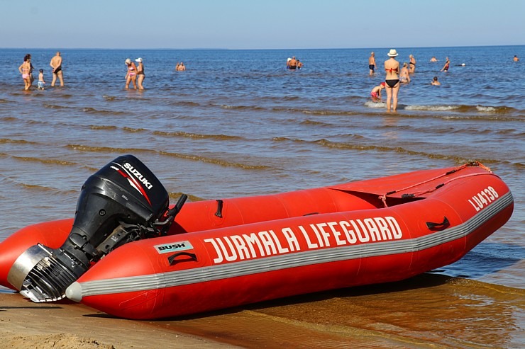 Travelnews.lv sadarbībā ar auto nomas «Europcar Latvija» vāģi apceļo Jūrmalas pludmali 322017