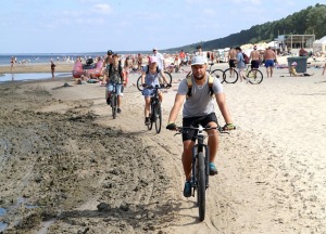 Travelnews.lv sadarbībā ar auto nomu «Europcar Latvija» apmeklē Jūrmalu pludmali 25