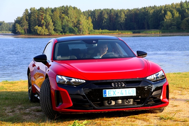Travelnews.lv ar jaudīgo un elektrisko «Audi e-tron GT» apceļo Aizkraukles novadu 322722