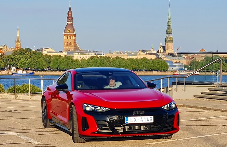 Travelnews.lv ar jaudīgo un elektrisko «Audi e-tron GT» apceļo Aizkraukles novadu 322734