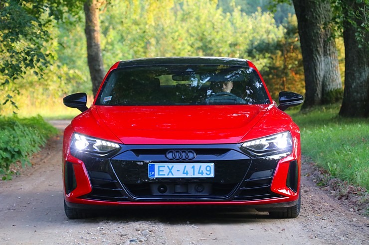 Travelnews.lv ar jaudīgo un elektrisko «Audi e-tron GT» apceļo Aizkraukles novadu 322717