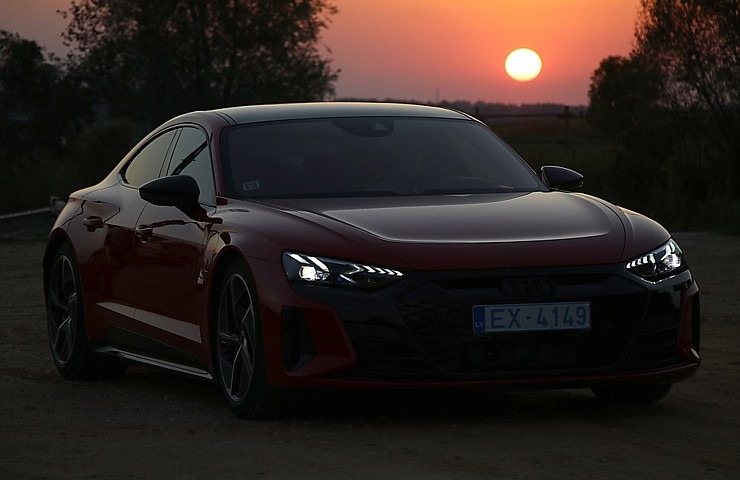 Travelnews.lv ar jaudīgo un elektrisko «Audi e-tron GT» apceļo Latviju 322796