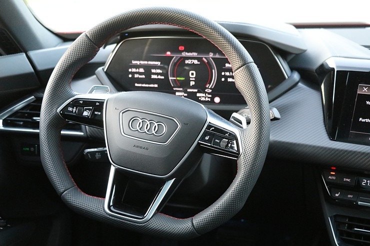 Travelnews.lv ar jaudīgo un elektrisko «Audi e-tron GT» apceļo Latviju 322773