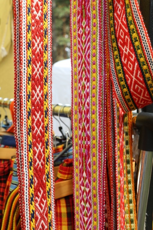 «Mūsdienu amatniecības tirgus 2022» pulcējas tekstilnieki Latvijas Etnogrāfiskajā brīvdabas muzejā 323055