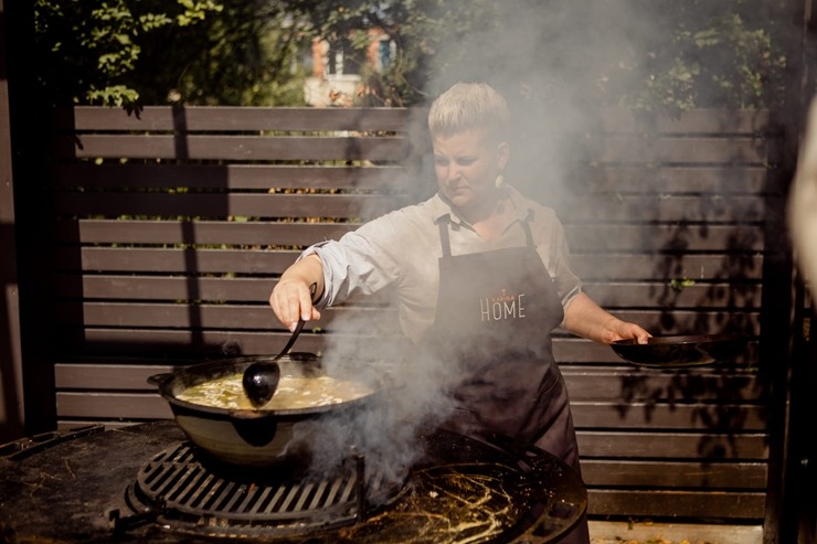 Krāslavas novada svinību un atpūtas vieta «Karina Home» rīko bērnu kulinārijas meistarklasi. Foto: Veronika Lokotko 323425