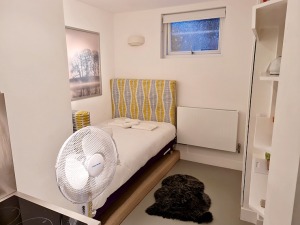 Travelnews.lv rezervē 2 naktis par 400 britu mārciņām 14 m2 apartamentu «GuestReady - Micro Garden flat in Fulham» 3