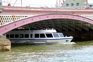 Travelnews.lv iepazīst Londonas transportu gaisā, Temzas upē un uz sliedēm - Foto