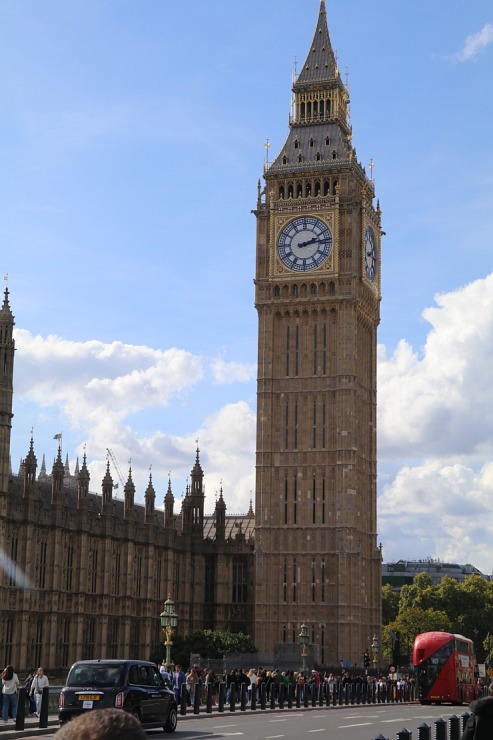 Travelnews.lv no visām pusēm aplūko Lielbritānijas parlamenta ēku un Londonas Bigbenu 324803