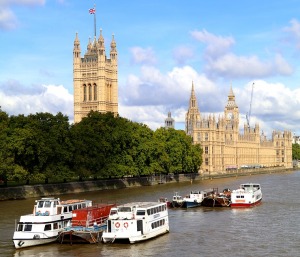 Travelnews.lv no visām pusēm aplūko Lielbritānijas parlamenta ēku un Londonas Bigbenu 12