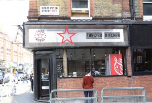 Travelnews.lv iepazīst Londonas ielu mobilās kafejnīcas un ēstuves 21