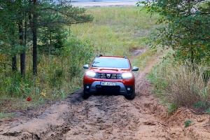 Travelnews.lv ar jauno «Dacia Duster Prestige 1.3 TCE 150 EDC» apceļo Latvijas laukus un mežus 12