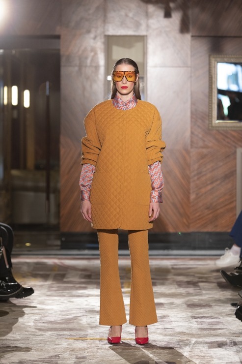 Rīgas modes nedēļā «Riga Fashion Week 2022» prezentējas «UNATTACHED» un «ONE WOLF» no Latvijas. Foto: Mark Litvyakov Rīgas modes nedēļā «Riga Fashion Week 2022» prezentējas «UNATTACHED» un «ONE WOLF» no Latvijas. Foto: Mark Litvyakov 325396