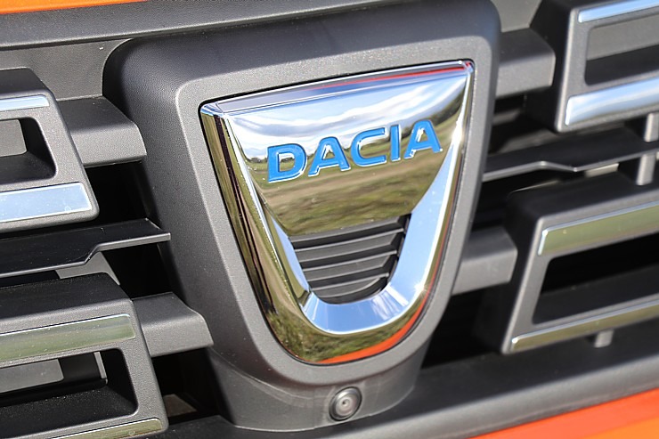 Travelnews.lv ar jauno «Dacia Duster Prestige 1.3 TCE 150 EDC» apceļo rudenīgo Rīgu 325452