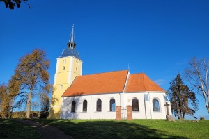 Latvijas apceļotājus pārsteidz atjaunotā Mežotnes baznīca Bauskas novadā. Foto: Ieva Bērziņa 1