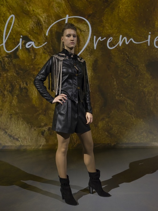 Rīgas modes nedēļā «Riga Fashion Week 2022» prezentējas «Julija Dremiene» no Lietuvas. Foto: Mark Litvyakov 325485