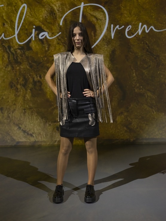 Rīgas modes nedēļā «Riga Fashion Week 2022» prezentējas «Julija Dremiene» no Lietuvas. Foto: Mark Litvyakov 325473