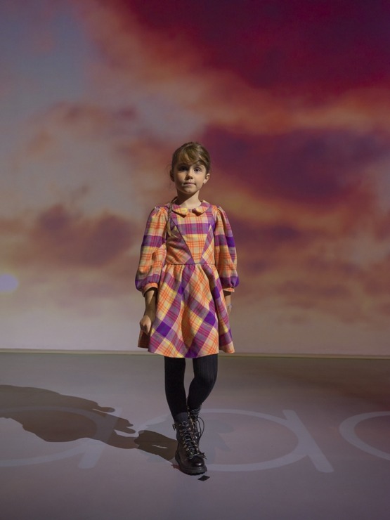 Rīgas modes nedēļā «Riga Fashion Week 2022» prezentējas «Paade mode» no Latvijas. Foto: Mark Litvyakov Rīgas modes nedēļā «Riga Fashion Week 2022» prezentējas «Paade mode» no Latvijas. Foto: Mark Litvyakov 325537