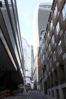 Travelnews.lv iepazīst augstceltnes un ielas ainavas Londonas tilta tuvumā 8