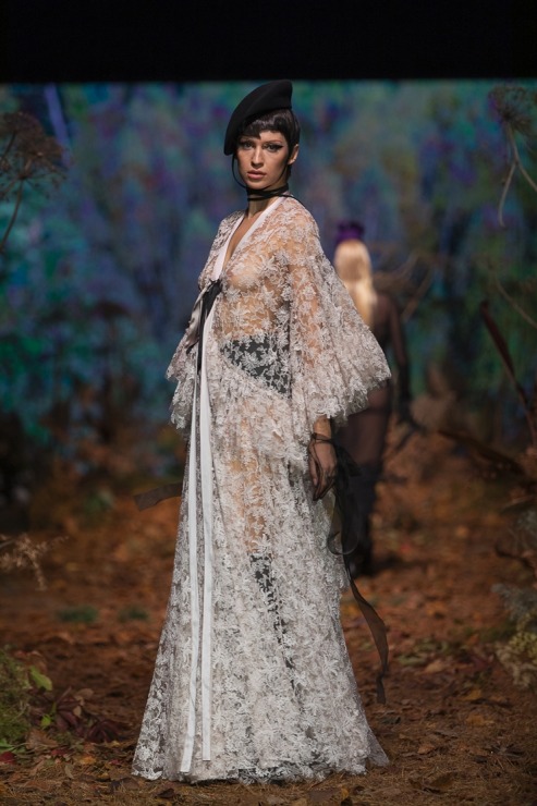 Rīgas modes nedēļā «Riga Fashion Week 2022» prezentējas «Amoralle» no Latvijas . Foto: Mark Litvyakov Rīgas modes nedēļā «Riga Fashion Week 2022» prezentējas «Amoralle» no Latvijas . Foto: Mark Litvyakov 325854