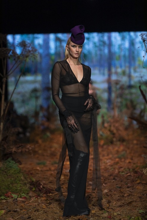 Rīgas modes nedēļā «Riga Fashion Week 2022» prezentējas «Amoralle» no Latvijas . Foto: Mark Litvyakov Rīgas modes nedēļā «Riga Fashion Week 2022» prezentējas «Amoralle» no Latvijas . Foto: Mark Litvyakov 325856