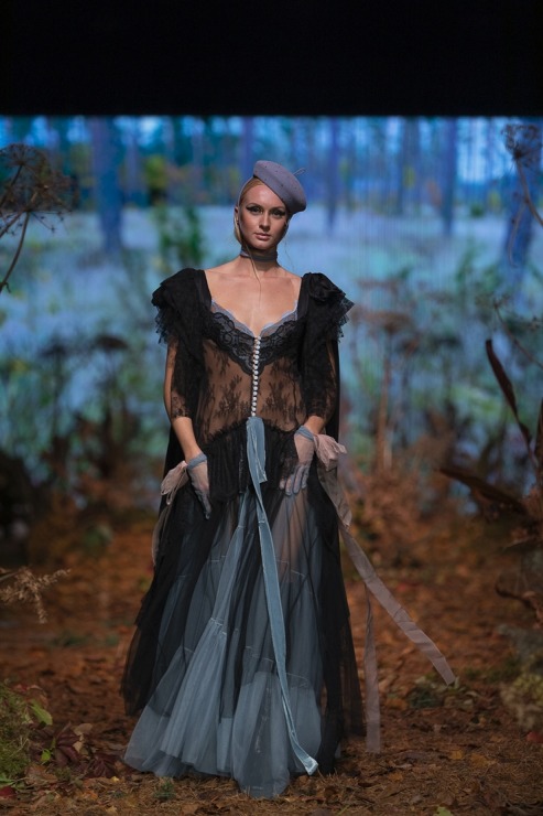 Rīgas modes nedēļā «Riga Fashion Week 2022» prezentējas «Amoralle» no Latvijas . Foto: Mark Litvyakov Rīgas modes nedēļā «Riga Fashion Week 2022» prezentējas «Amoralle» no Latvijas . Foto: Mark Litvyakov 325835