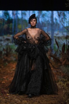 Rīgas modes nedēļā «Riga Fashion Week 2022» prezentējas «Amoralle» no Latvijas . Foto: Mark Litvyakov 44