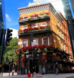 Travelnews.lv iepazīst Londonas ielu dažādu laikmetu arhitektūru 22