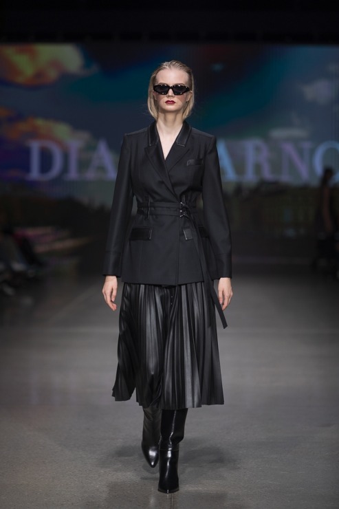Rīgas modes nedēļā «Riga Fashion Week 2022» prezentējas «Diana Arno» no Igaunijas. Foto: Mark Litvyakov 326189