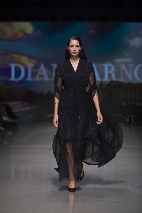 Rīgas modes nedēļā «Riga Fashion Week 2022» prezentējas «Diana Arno» no Igaunijas. Foto: Mark Litvyakov Rīgas modes nedēļā «Riga Fashion Week 2022» prezentējas «Diana Arno» no Igaunijas. Foto: Mark Litvyakov 326195