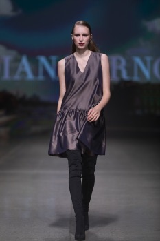 Rīgas modes nedēļā «Riga Fashion Week 2022» prezentējas «Diana Arno» no Igaunijas. Foto: Mark Litvyakov 26